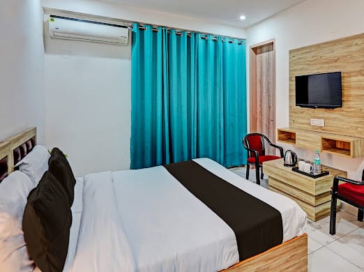 Akshay Home Stay & Hotels