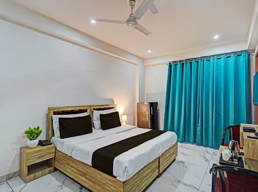 Akshay Home Stay & Hotels